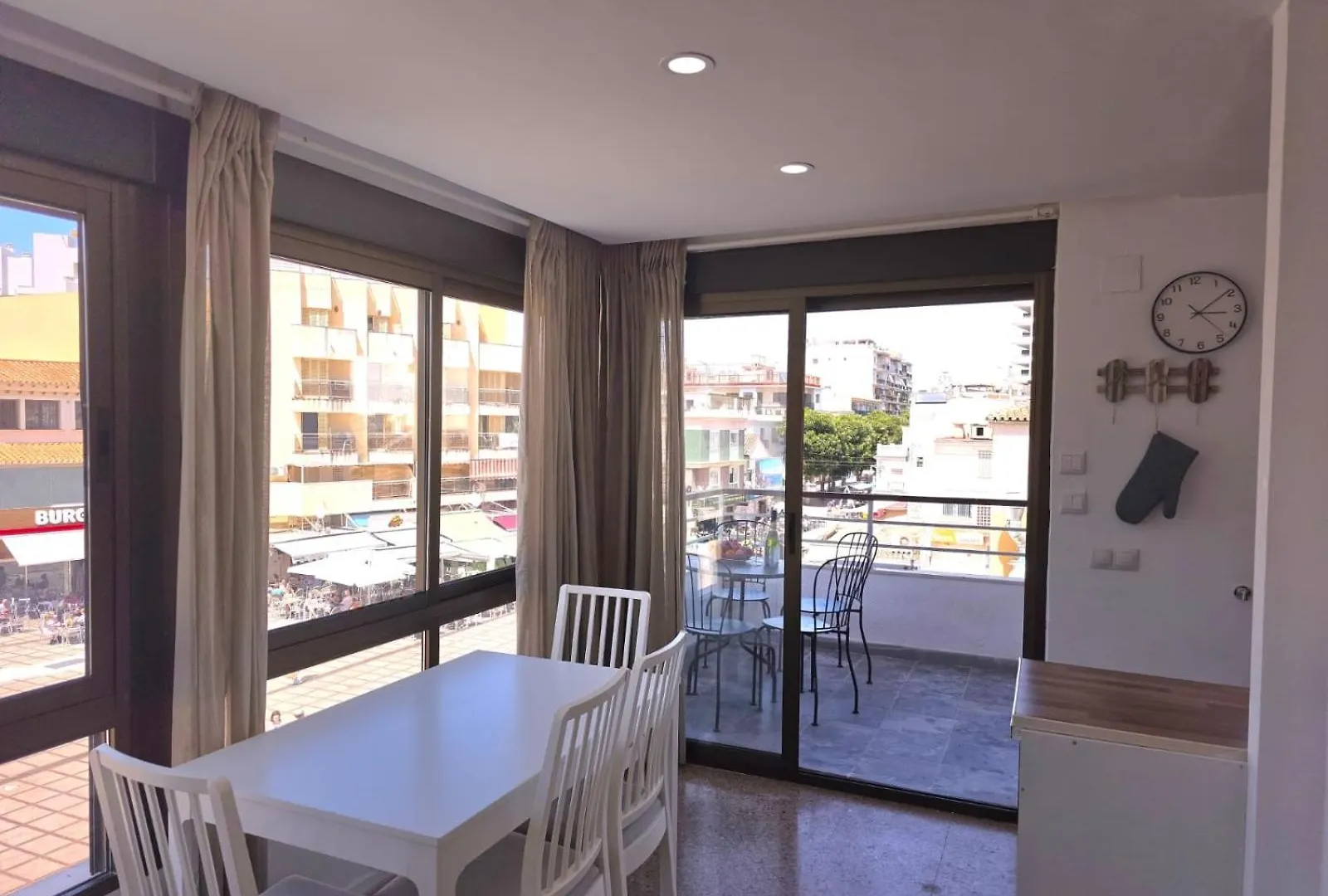 Nogalera Rainbow, 2-Bedroom Apartment With Pool And Parking Torremolinos